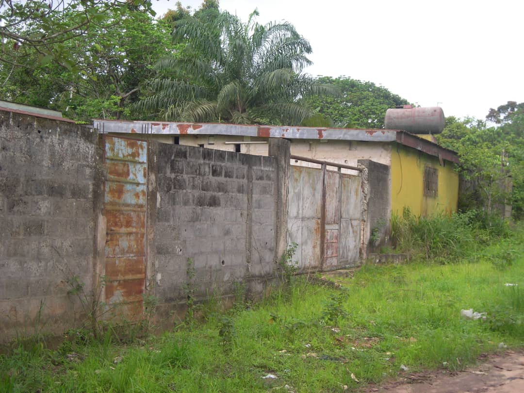 Terrain à vendre à Hinda